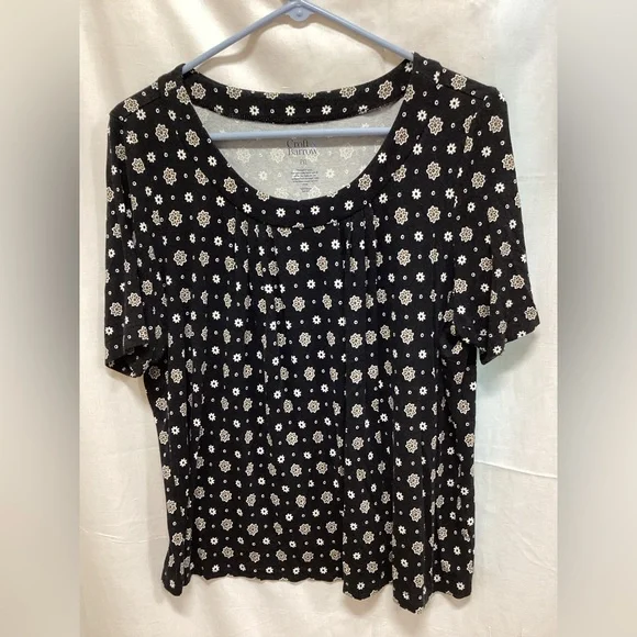 Black Floral Women's Top - Picture 1 of 4